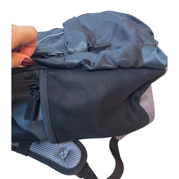 Lands' End Camo Backpack Multiple Compartments Adjustable Straps & Padded Back - Picture 7 of 8